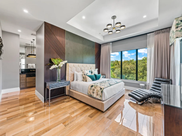 Luxurious 8-Bedroom Vacation Home in Orlando - Private Pool & Resort Amenities